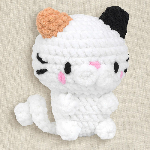 DMC Luna the Cat XL Amigurumi Crochet Kit